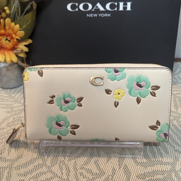 Coach wallet - Picture 1 of 10